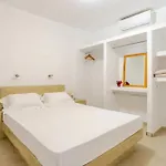 Drakkar סנטוריני