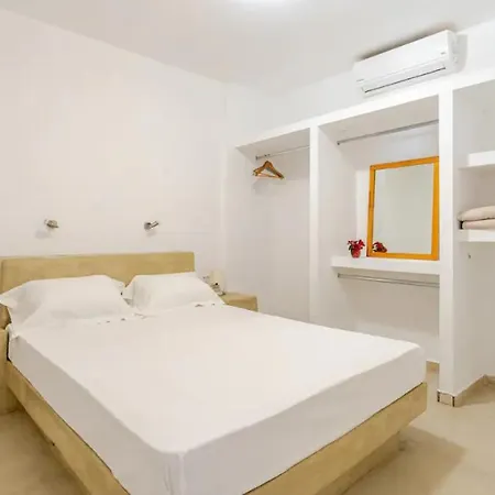 Drakkar Fira (Santorini)